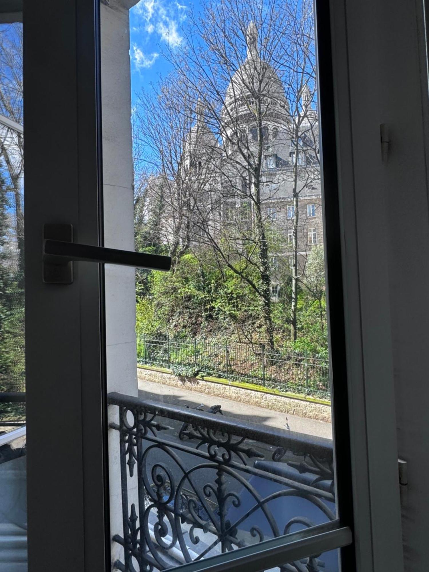 Spacieux Appartement A 50M Du Sacre Coeur - Magnifique Vue Paris Exterior photo